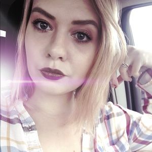 Meet your Posher, Leah